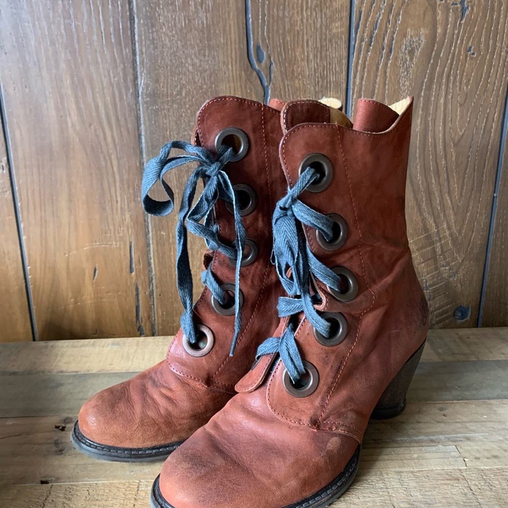 Fluevog Gladstones - Size 9